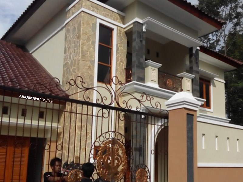 JASA KONTRAKTOR JOGJA - Proyek Desain & Pembangunan Rumah Tinggal 2 Lantai - Bpk. Rahmat Purwanto YOGYAKARTA (7)